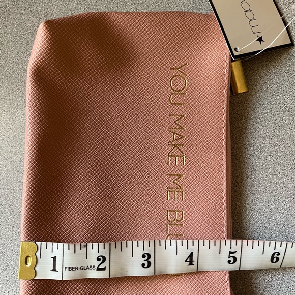 Macy's Pink Makeup Bag NWT - Picture 8 of 9